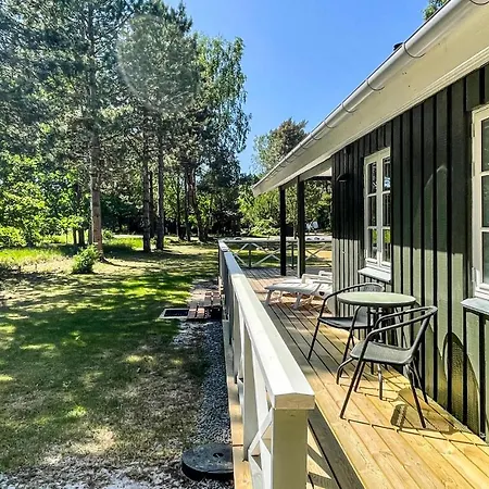 Cozy In Aakirkeby With Wifi Holiday home