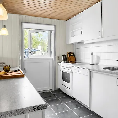 Cozy In Aakirkeby With Wifi *