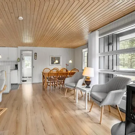 Gezellig In Aakirkeby Met Wifi * Vester Somarken