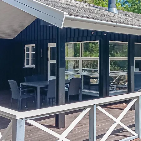 Cozy In Aakirkeby With Wifi