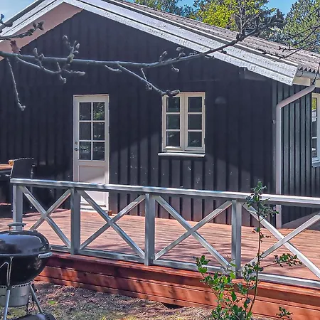 Vakantiehuis Gezellig In Aakirkeby Met Wifi